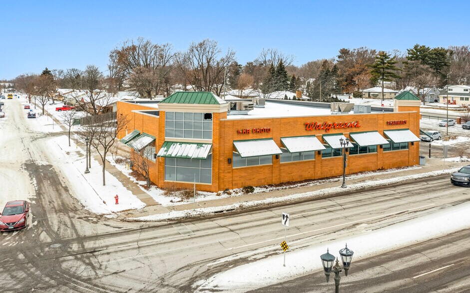 1665 White Bear Ave N, Saint Paul, MN à vendre - Photo du bâtiment - Image 2 de 7