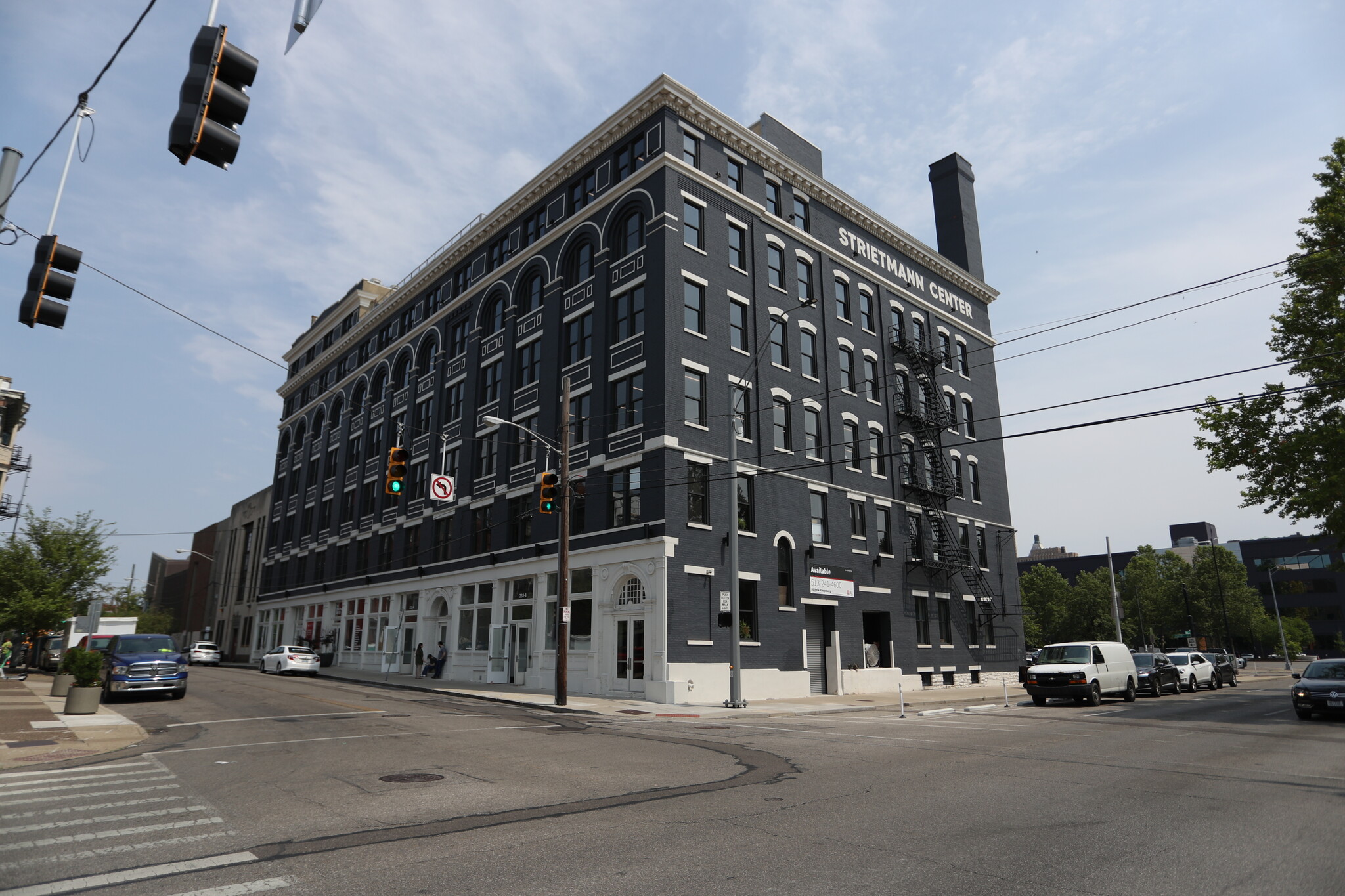 221-235 W 12th St, Cincinnati, OH for lease Building Photo- Image 1 of 7