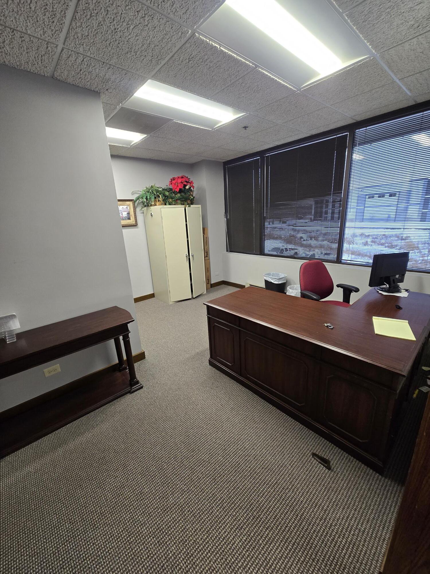 1175 Corporate Woods Pkwy, Vernon Hills, IL for lease Interior Photo- Image 1 of 2