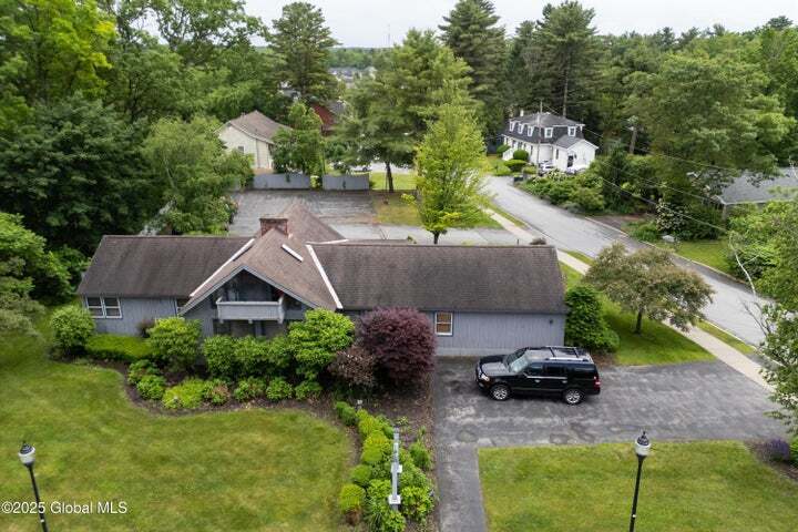 290 Church St, Saratoga Springs, NY à vendre Photo du bâtiment- Image 1 de 23