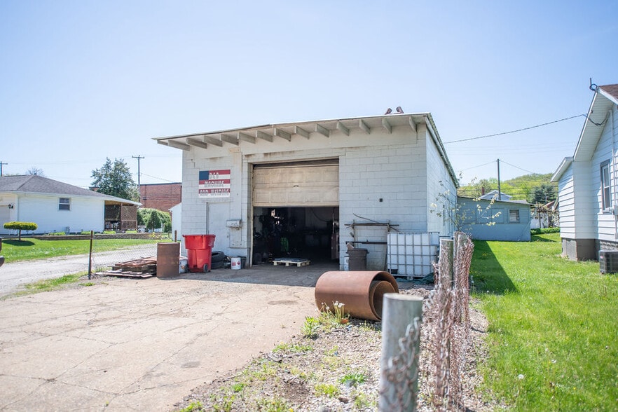 1128 N Main St, Uhrichsville, OH for sale - Building Photo - Image 2 of 33