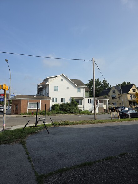 1923 Seneca St, Buffalo, NY for sale - Primary Photo - Image 1 of 24