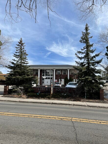 914 N San Francisco St, Flagstaff, AZ à louer - Photo du bâtiment - Image 1 de 5
