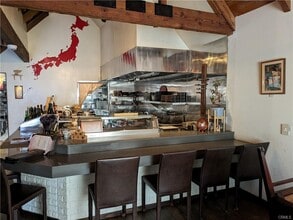521 N La Cienega Blvd, Los Angeles, CA for lease Interior Photo- Image 2 of 15