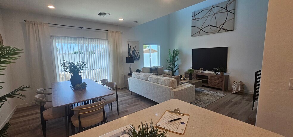 2051 E Michigan Ave, Phoenix, AZ à vendre - Photo intérieure - Image 2 de 9