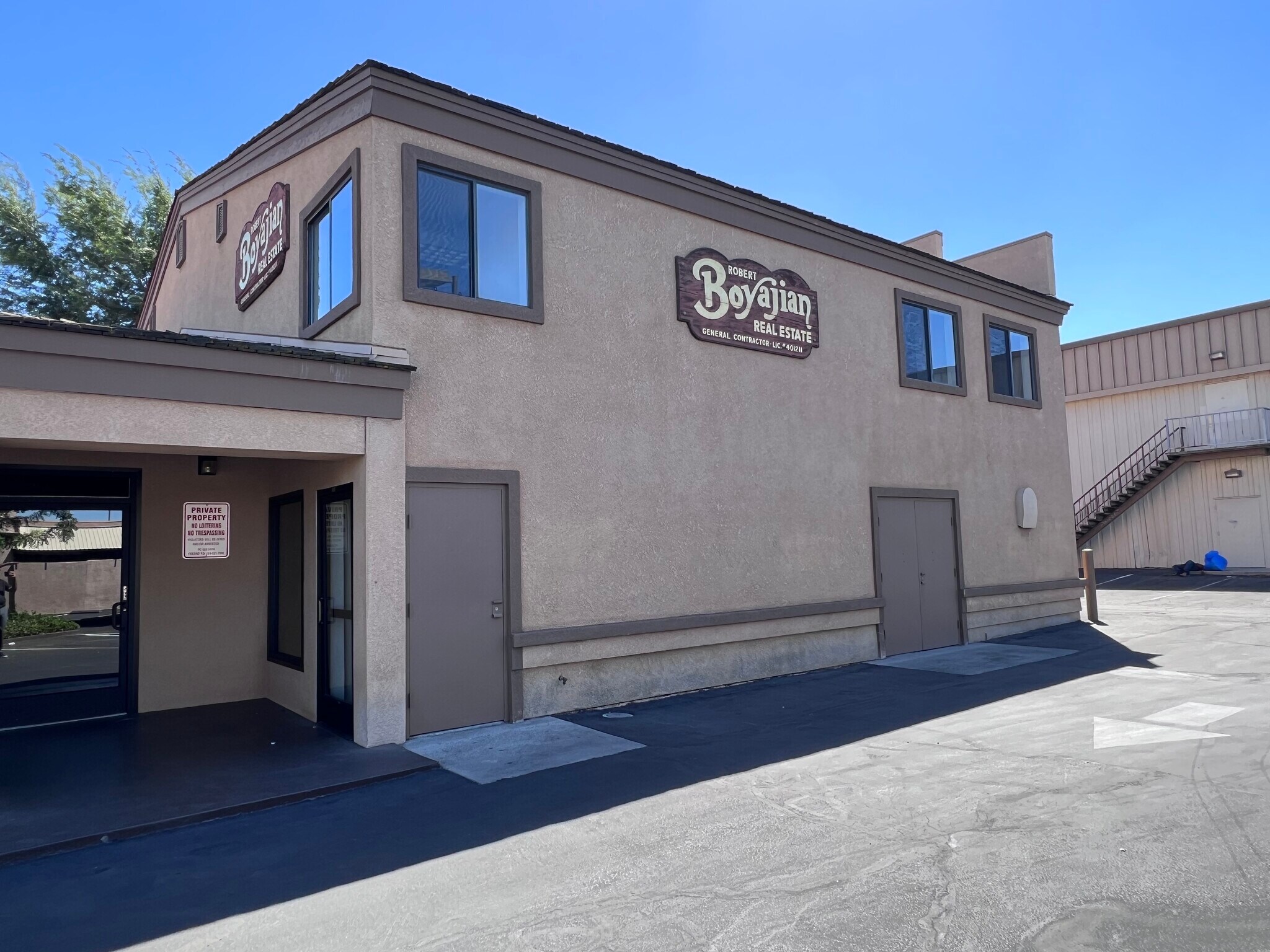 5135 N Blackstone Ave, Fresno, CA for lease Building Photo- Image 1 of 14