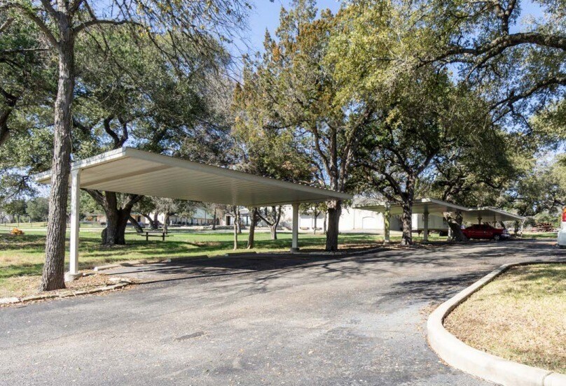 19921 FM 2252, Garden Ridge, TX à louer - Photo du bâtiment - Image 3 de 10