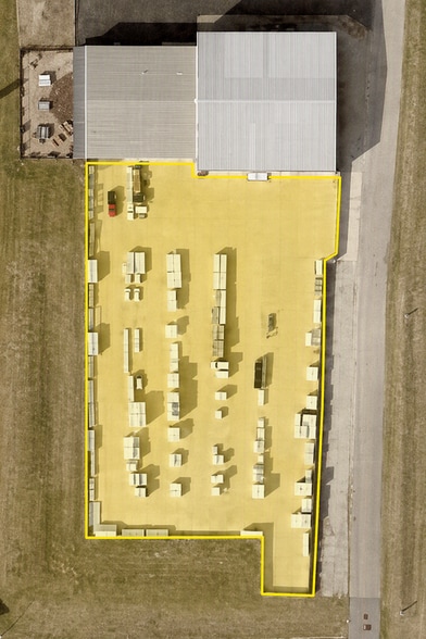 67002 Highway 15, New Paris, IN à louer - Photo du bâtiment - Image 2 de 4