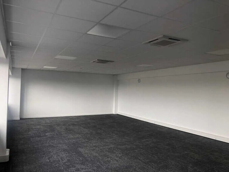 Bureau dans Roncq à louer - Photo intérieure - Image 2 de 5