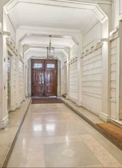 48 Rue De La Bienfaisance, Paris for lease - Lobby - Image 2 of 4