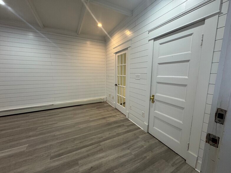 2 Central St, Ipswich, MA à vendre - Photo du bâtiment - Image 3 de 14