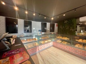 Retail in Mataró, Barcelona for lease Interior Photo- Image 2 of 11
