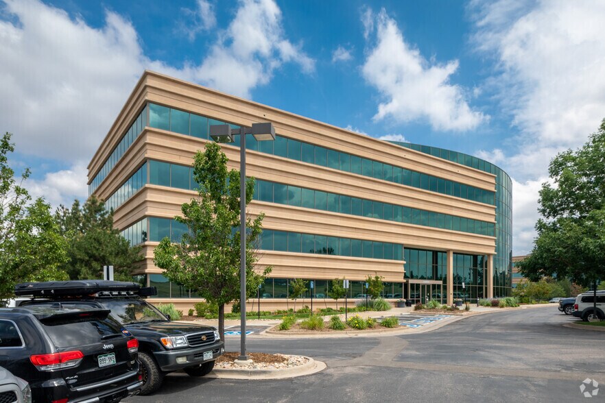 9635 Maroon Cir, Englewood, CO à louer - Photo du bâtiment - Image 2 de 3