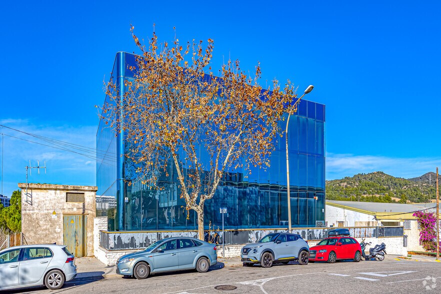 Carrer Joan de la Cierva, 19, Sant Just Desvern, Barcelona à vendre - Photo du bâtiment - Image 2 de 22