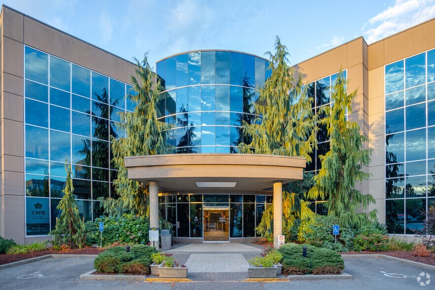 5455-5477 152 St, Surrey, BC à louer - Photo du bâtiment - Image 2 de 34