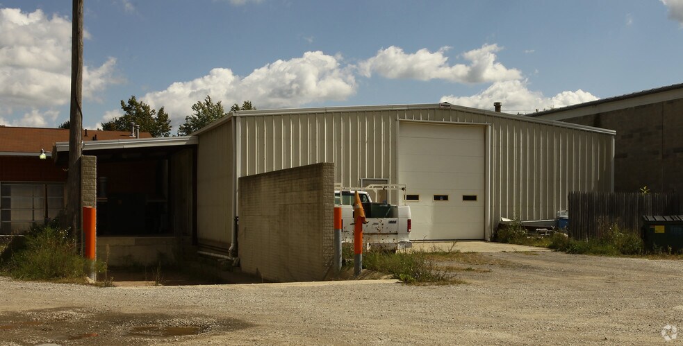 2115-2121 SR 45, Austinburg, OH à louer - Photo du bâtiment - Image 2 de 9