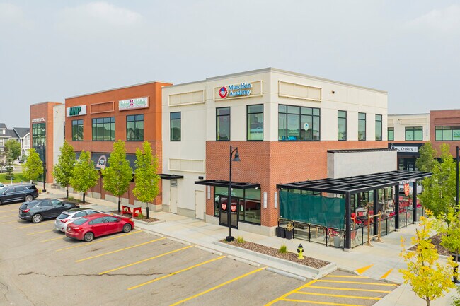 Plus de détails pour 401 Cooper's Blvd SW, Airdrie, AB - Commerce de détail à louer