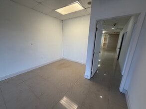 3800-3868 N University Dr, Sunrise, FL for lease Interior Photo- Image 1 of 7