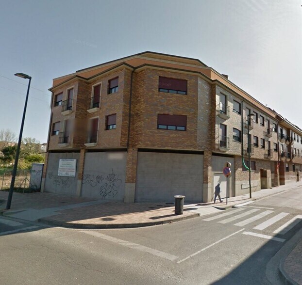 Commerce de détail dans León à vendre - Photo du bâtiment - Image 1 de 2