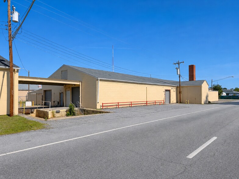 481 N English St, Greensboro, NC for lease - Building Photo - Image 2 of 3