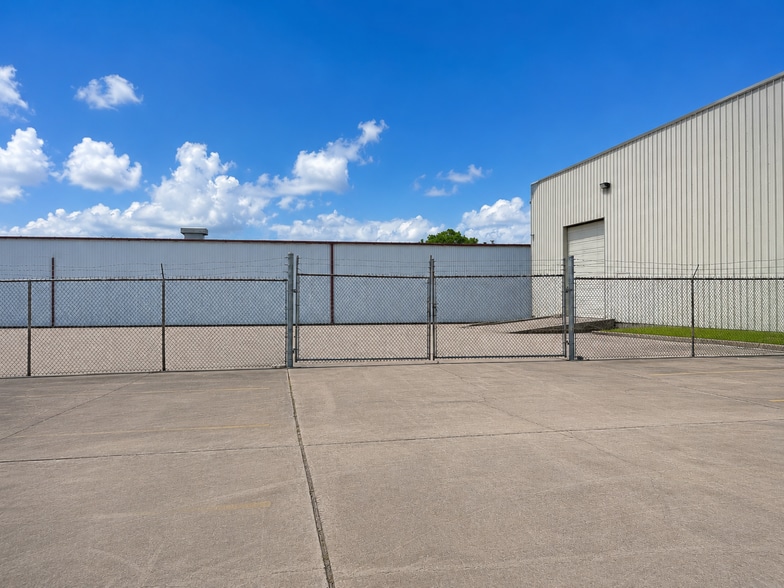 7031 Grand Blvd, Houston, TX for lease - Building Photo - Image 2 of 18