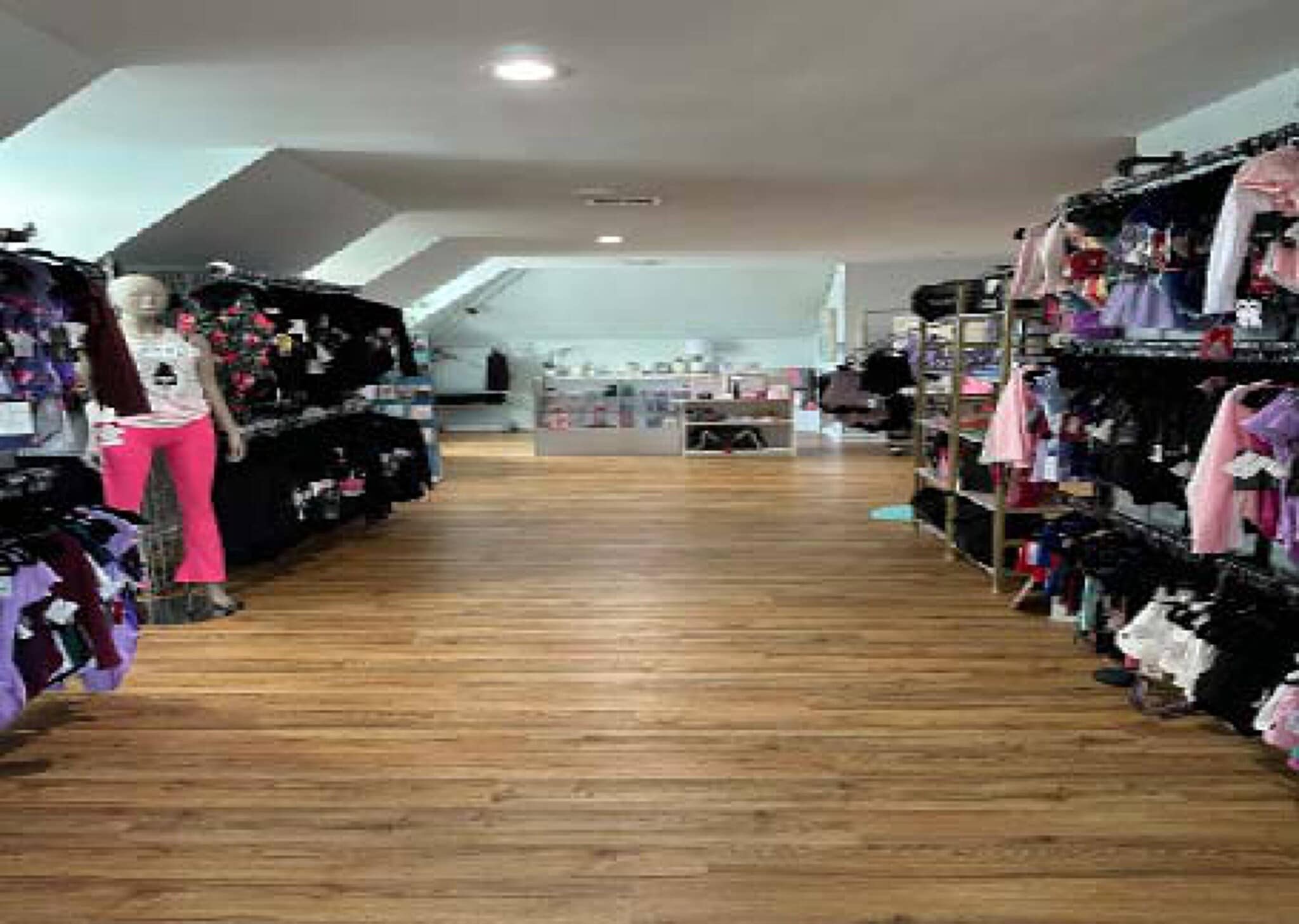 8759 Mathis Ave, Manassas, VA for lease Interior Photo- Image 1 of 4