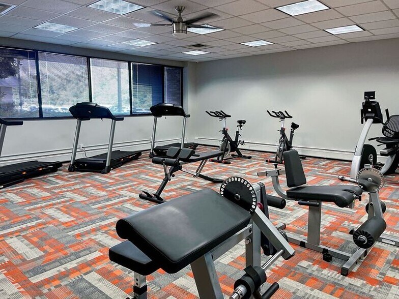 800 Kinderkamack Rd, Oradell, NJ à louer - Photo intérieure - Image 3 de 12