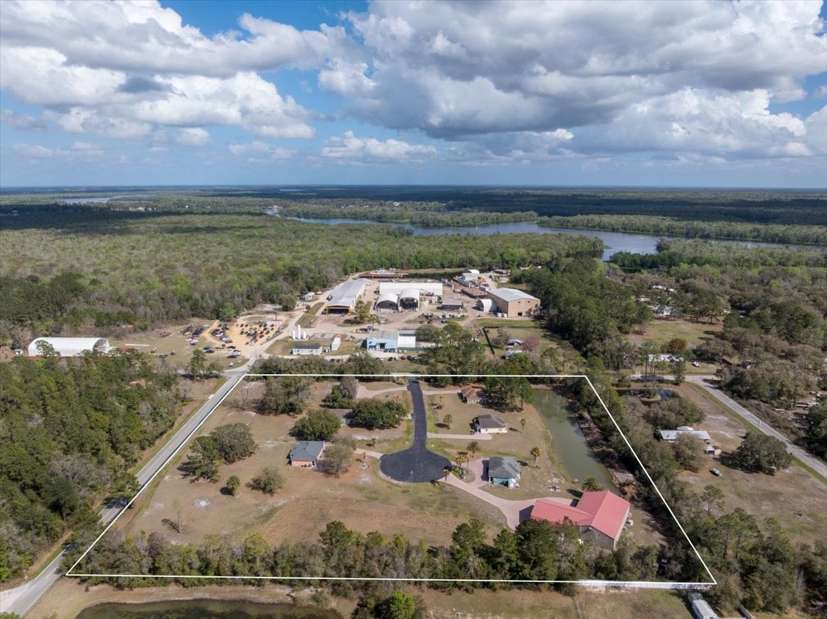 100 Pilothouse Ct, Palatka, FL for sale Primary Photo- Image 1 of 96