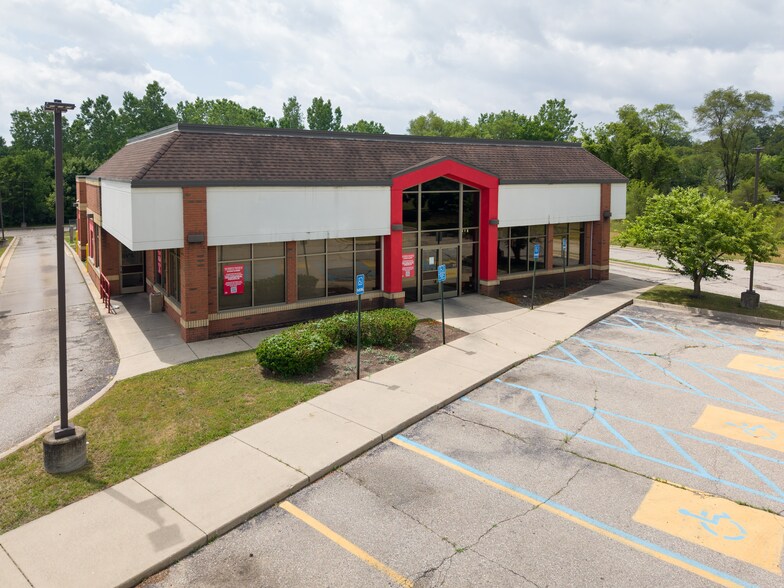750-760 Hewitt Rd, Ypsilanti, MI à vendre - Photo du bâtiment - Image 2 de 3