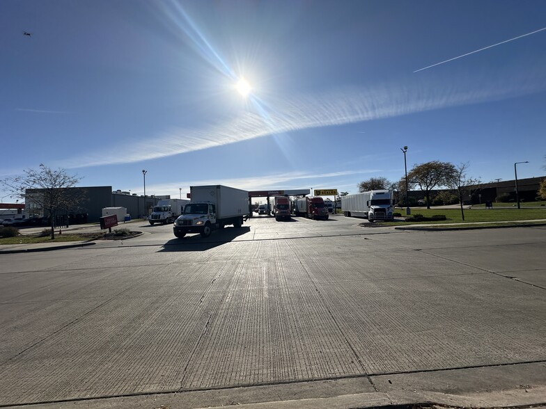 1220 Mark St, Bensenville, IL for lease - Building Photo - Image 3 of 32