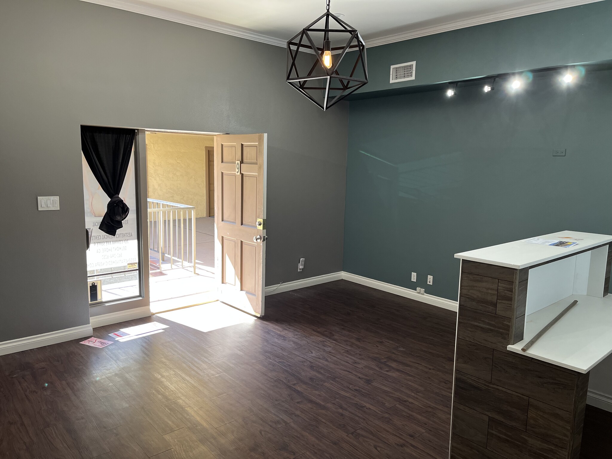 5241 E 2nd St, Long Beach, CA for lease Interior Photo- Image 1 of 4