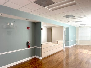 701-707 NW 57th Ave, Miami, FL à louer Photo du bâtiment- Image 2 de 10