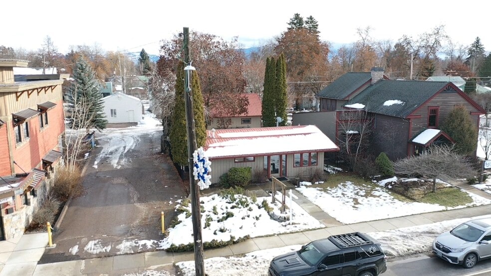 327 Spokane Ave, Whitefish, MT à vendre - Aérien - Image 1 de 55
