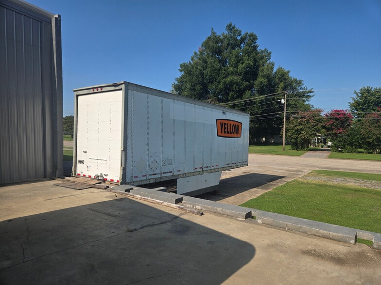 905 N 1st St, Union City, TN for lease - Building Photo - Image 3 of 5