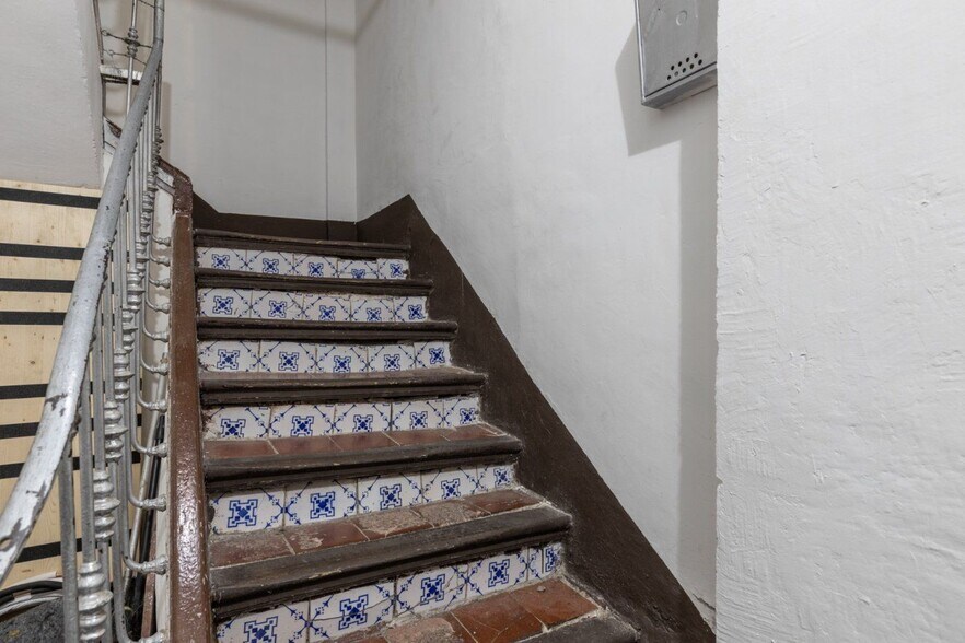 Multifamily in Granada for sale - Building Photo - Image 3 of 50