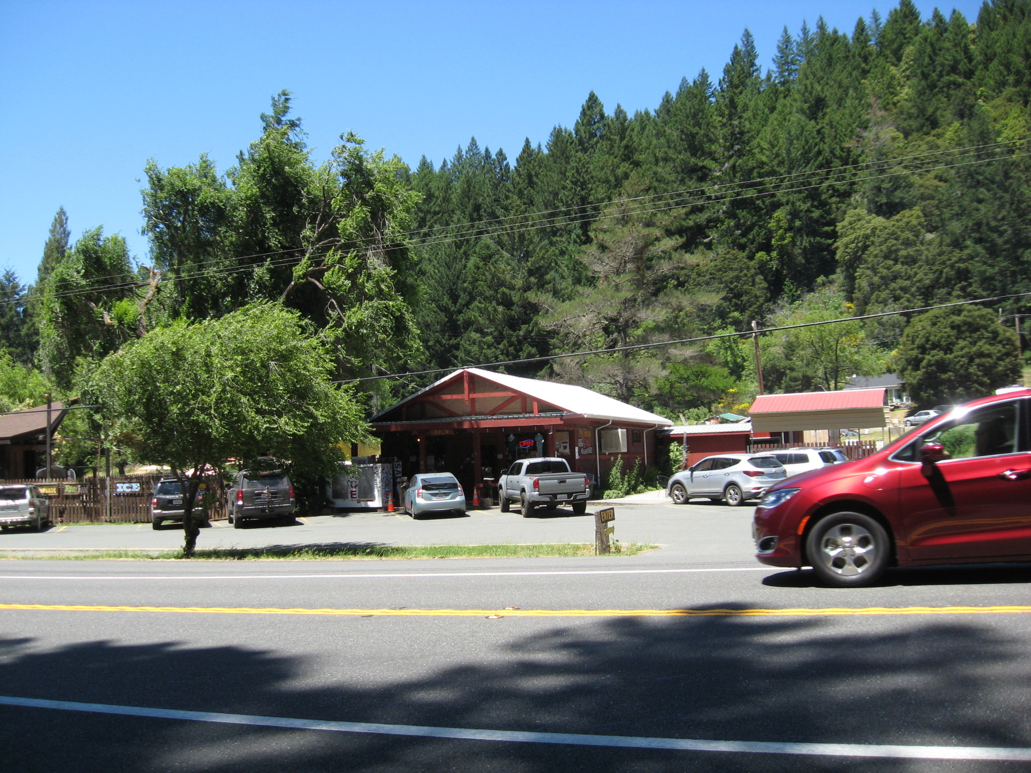 69501 Hwy 101, Leggett, CA for sale Primary Photo- Image 1 of 1