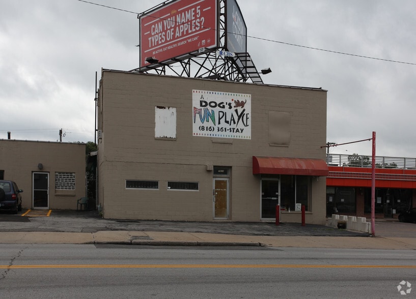 7833 Wornall Rd, Kansas City, MO for sale - Building Photo - Image 2 of 2