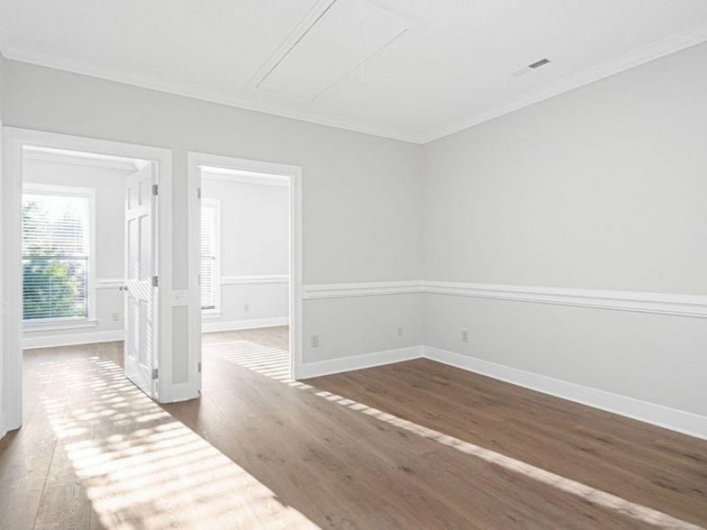 6512 Six Forks Rd, Raleigh, NC for lease - Interior Photo - Image 2 of 10