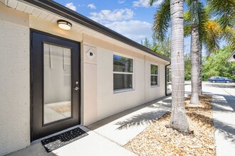 670 2nd St N, Safety Harbor, FL for lease Interior Photo- Image 2 of 15