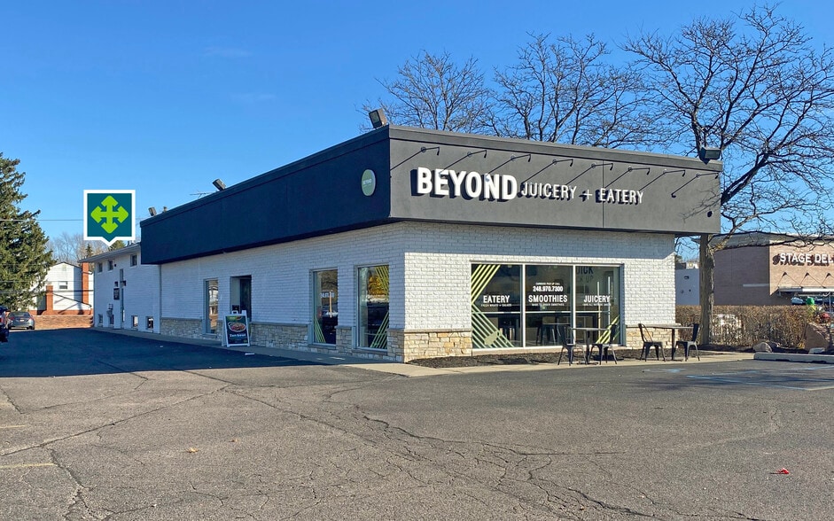 6765 Orchard Lake Rd, West Bloomfield, MI for lease - Building Photo - Image 1 of 7