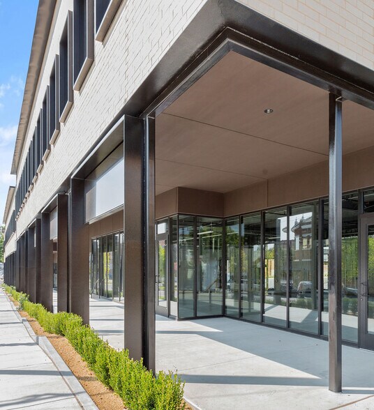 525 NW 11th St, Oklahoma City, OK à louer - Photo du bâtiment - Image 2 de 12