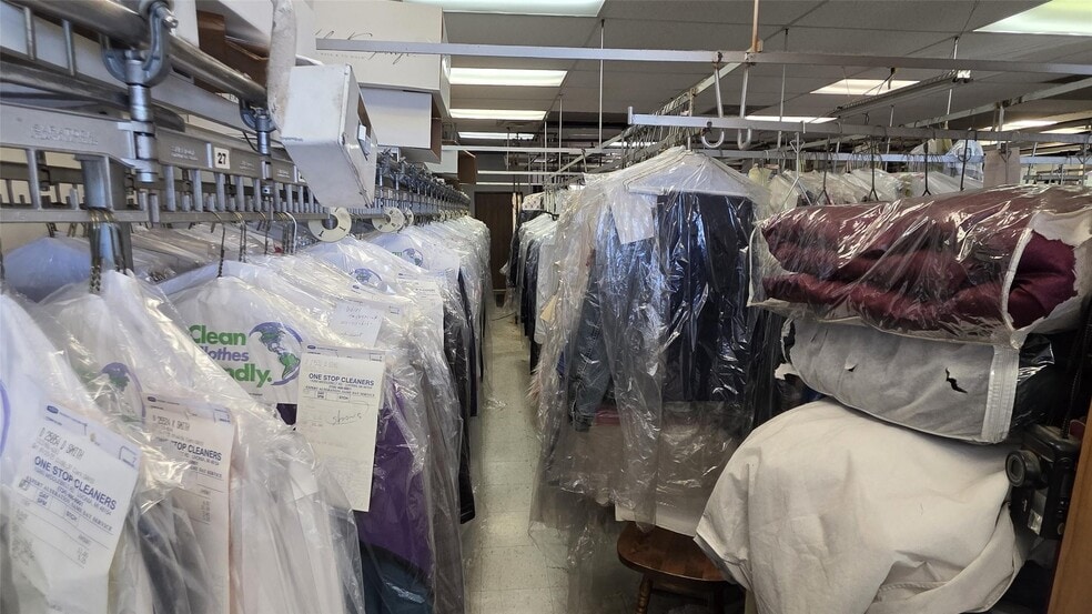 15254-15260 Middlebelt Rd, Livonia, MI for sale - Building Photo - Image 2 of 8