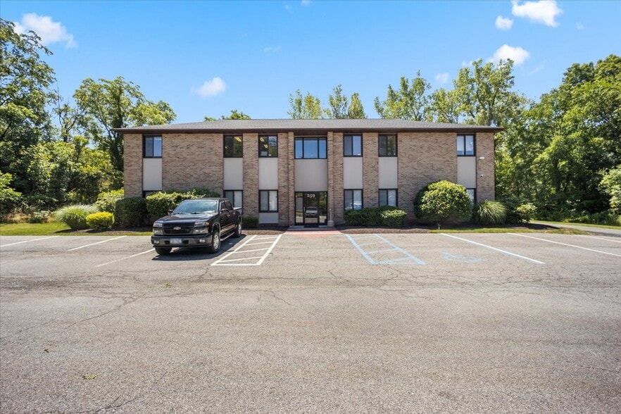 255 Route 17K, Newburgh, NY for lease - Building Photo - Image 2 of 4