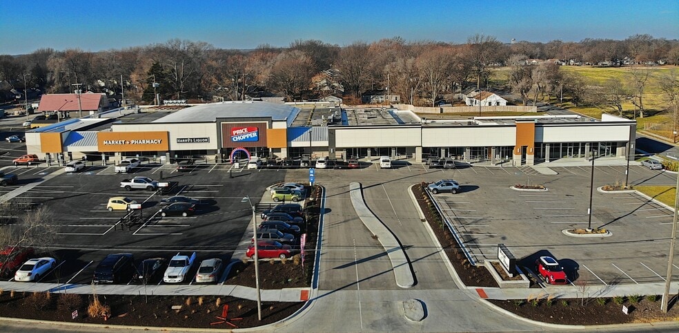 8400-8430 Wornall Rd, Kansas City, MO for lease - Building Photo - Image 1 of 8