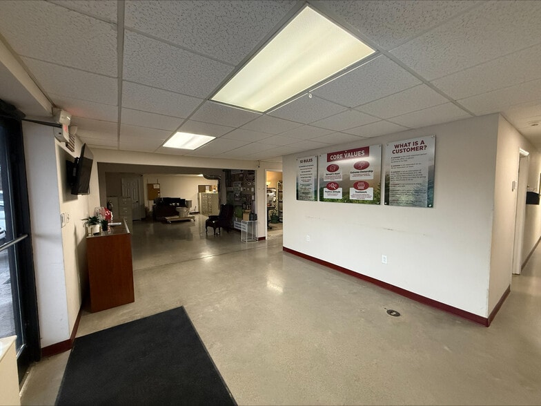 4604 Mill Branch Ln, Knoxville, TN à louer - Photo du bâtiment - Image 3 de 8