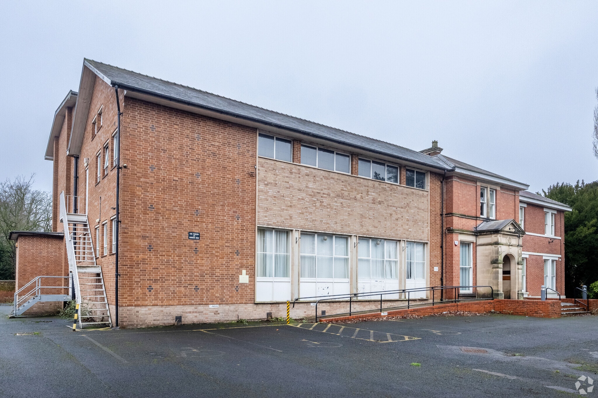 211 Tettenhall Rd, Wolverhampton for lease Primary Photo- Image 1 of 7