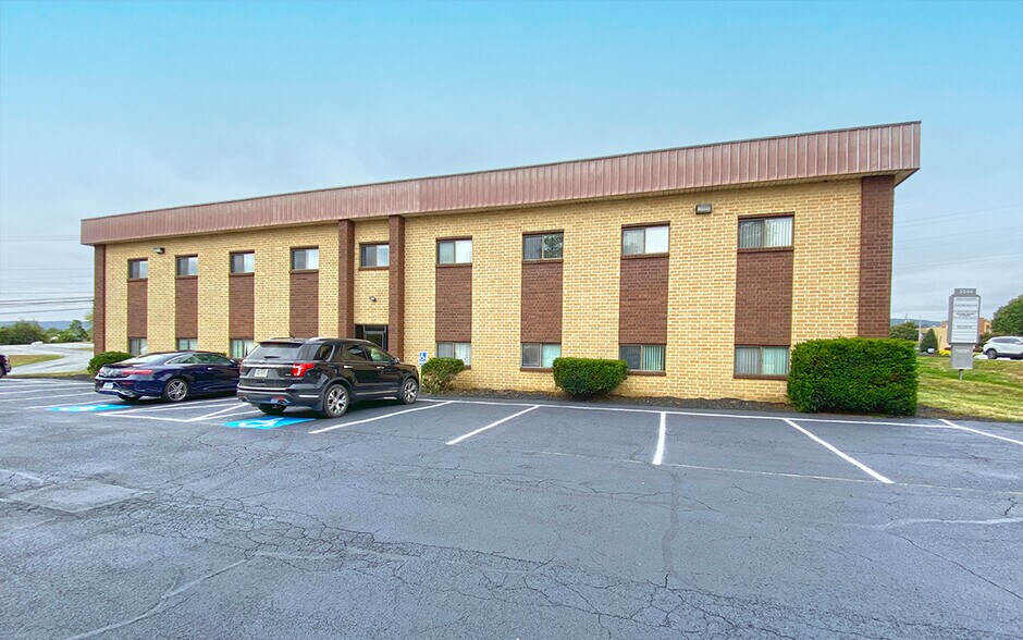 3544 N Progress Ave, Harrisburg, PA à louer - Photo du bâtiment - Image 1 de 4