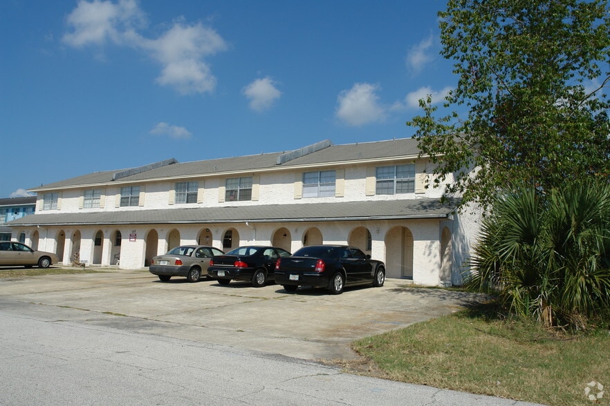132 Caribbean St, Deltona, FL for sale - Primary Photo - Image 1 of 2