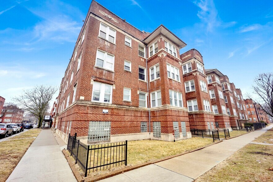 6750 S Merrill Ave, Chicago, IL à vendre - Photo du bâtiment - Image 2 de 9