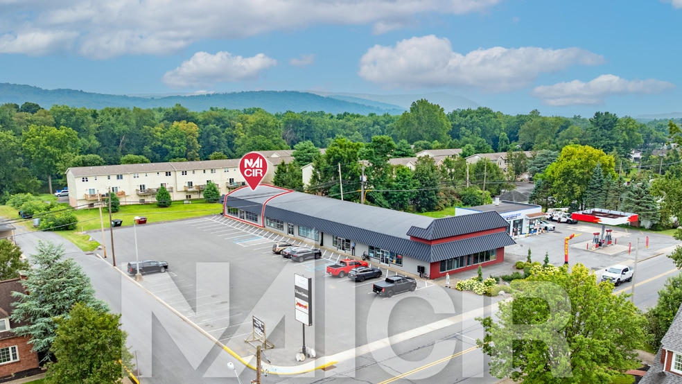 513 N Market St, Selinsgrove, PA for lease - Building Photo - Image 1 of 6